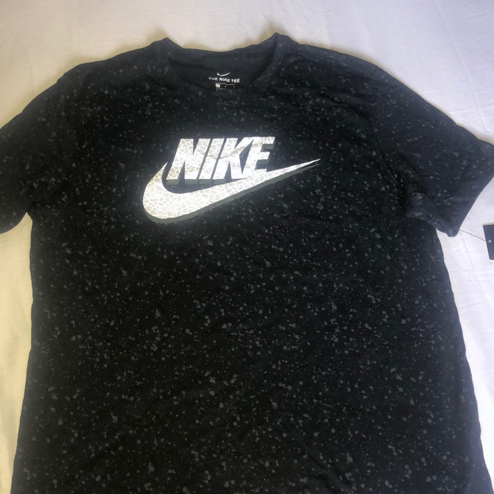 Nike T-Shirt w/Waterprint Design